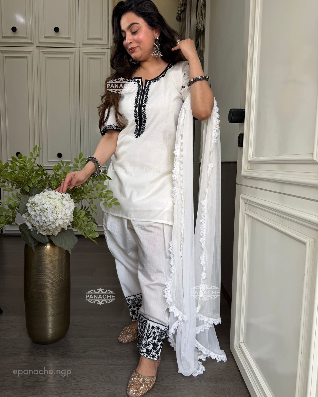 Monochrome farshi cottons