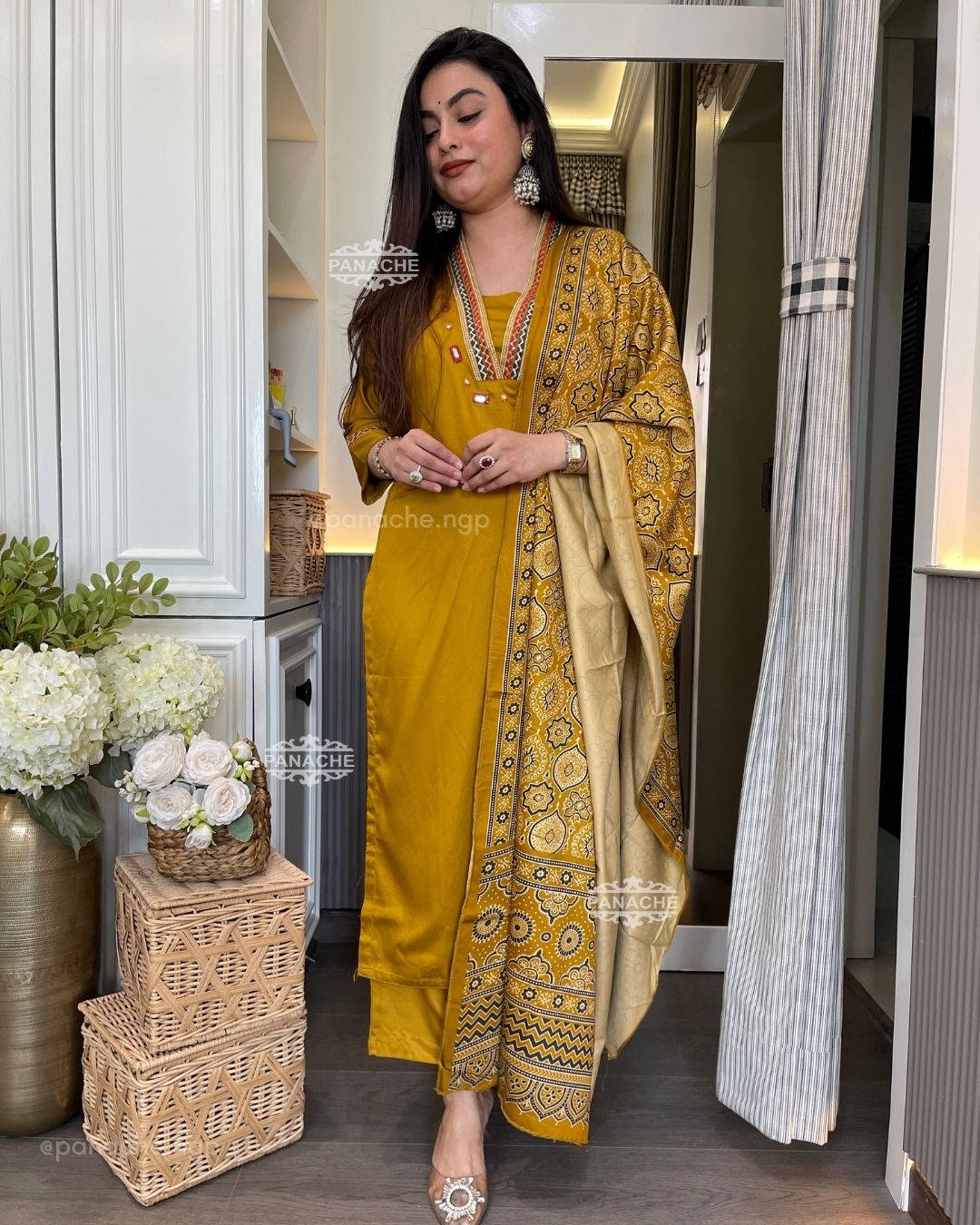 Mirror bandhani gajji set