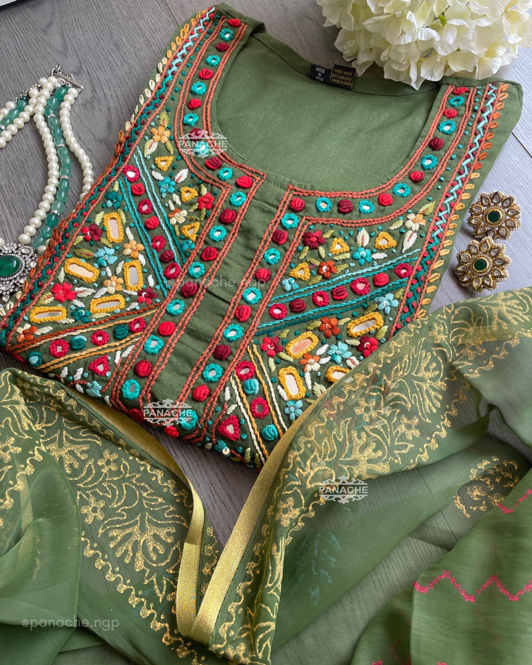 Knot and leaf ensemble set