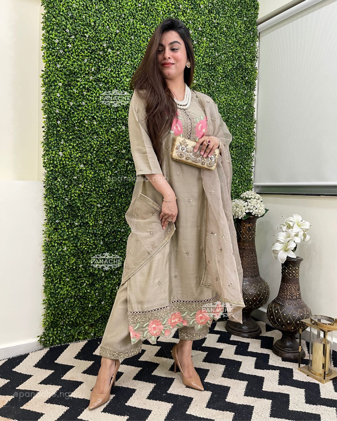 Subtle embroidered pastel set