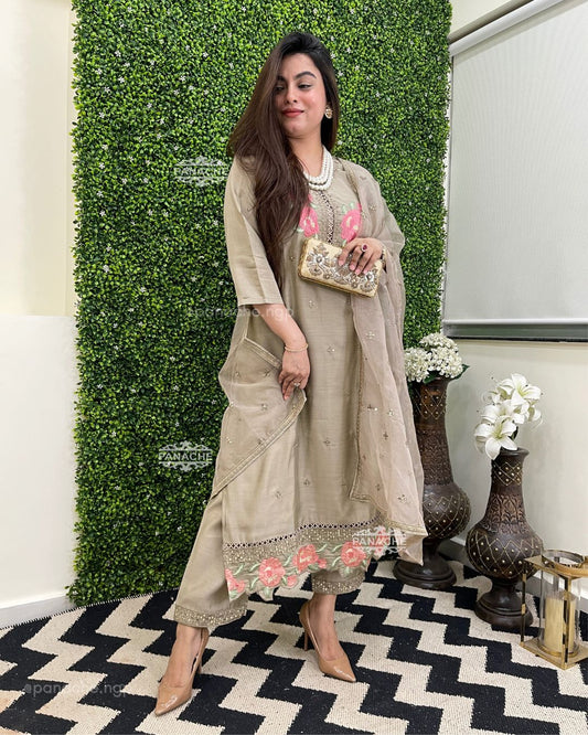 Subtle embroidered pastel set