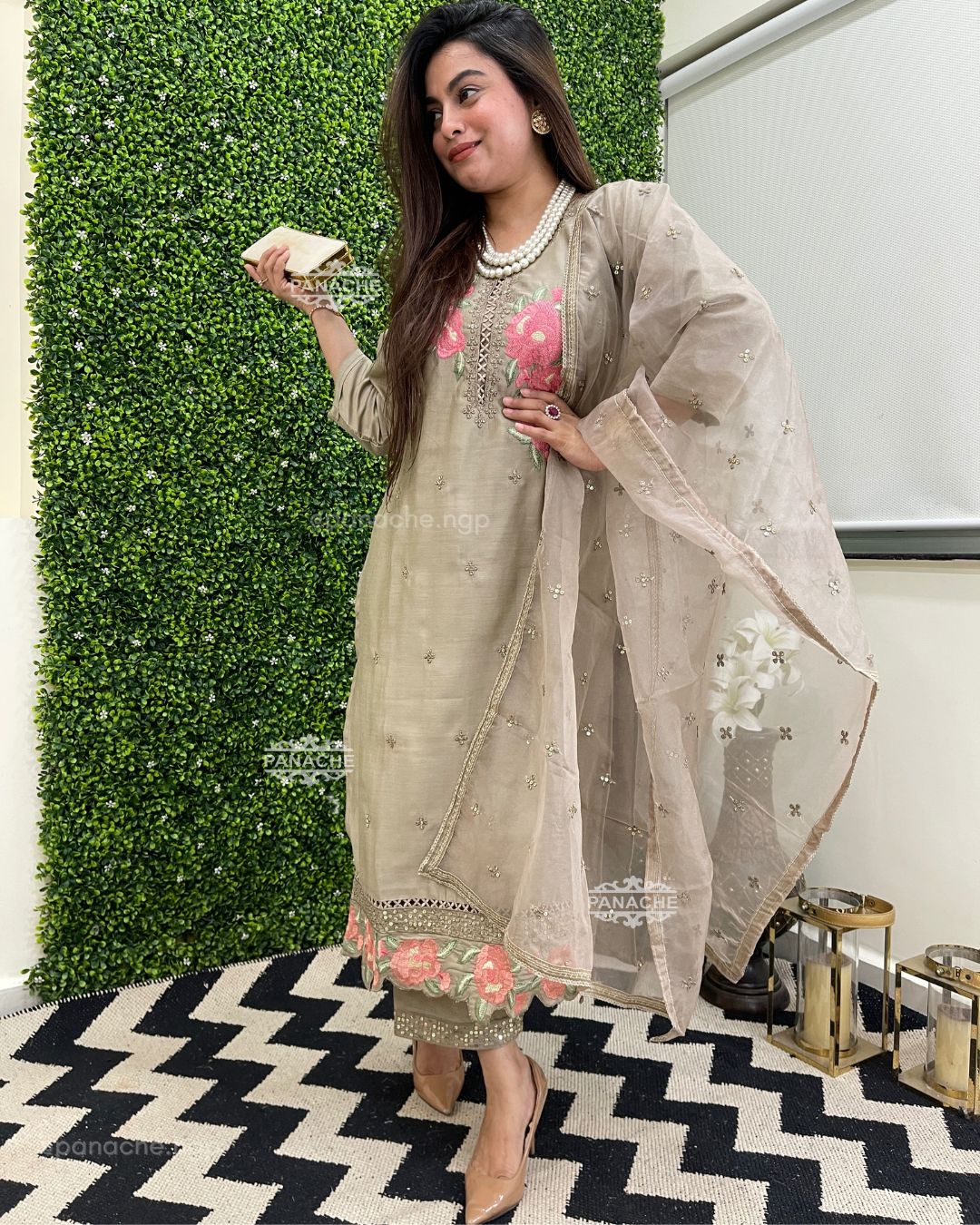 Subtle embroidered pastel set