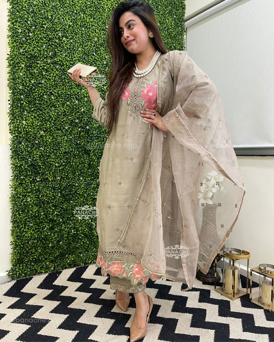 Subtle embroidered pastel set