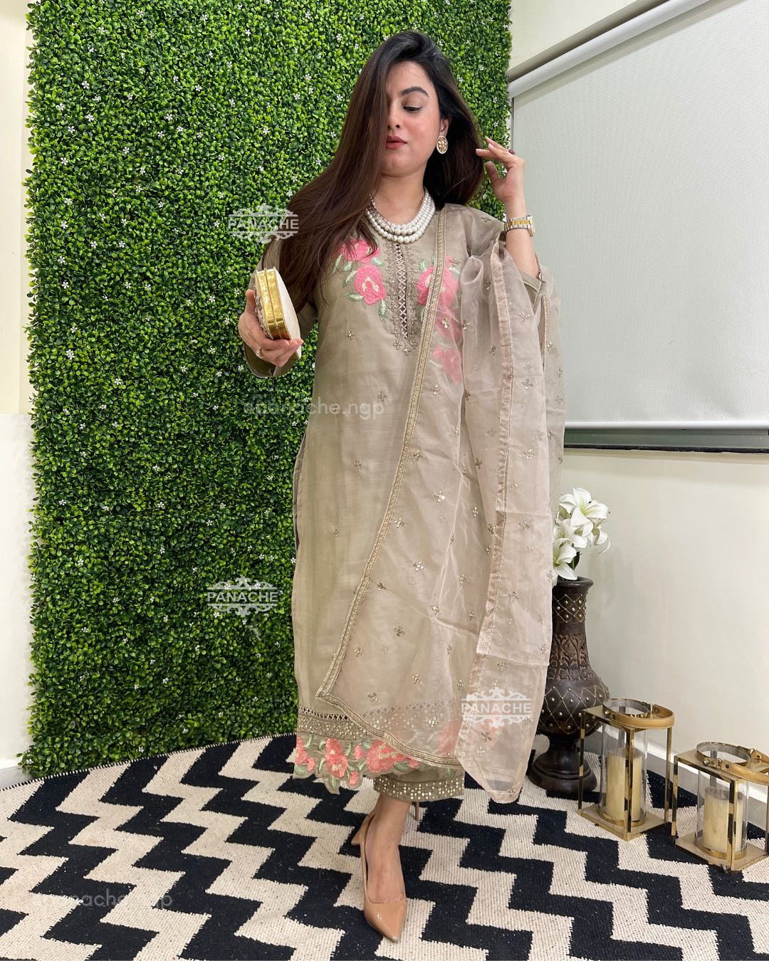 Subtle embroidered pastel set