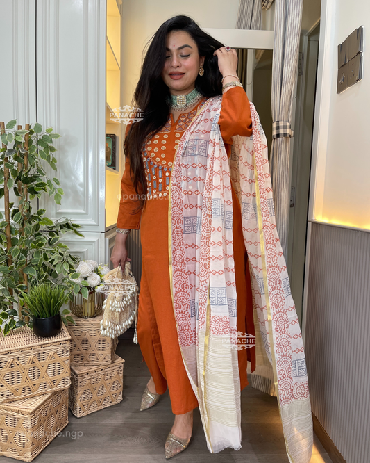 Rust mirror semiformal set