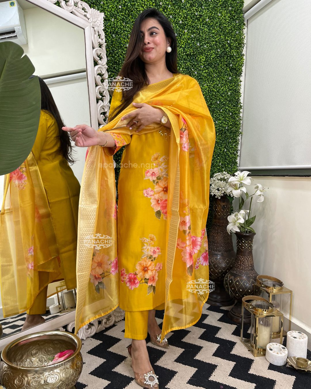 Appliqué yellow set