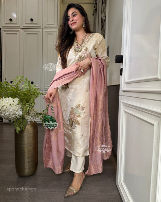 Ivory swan set