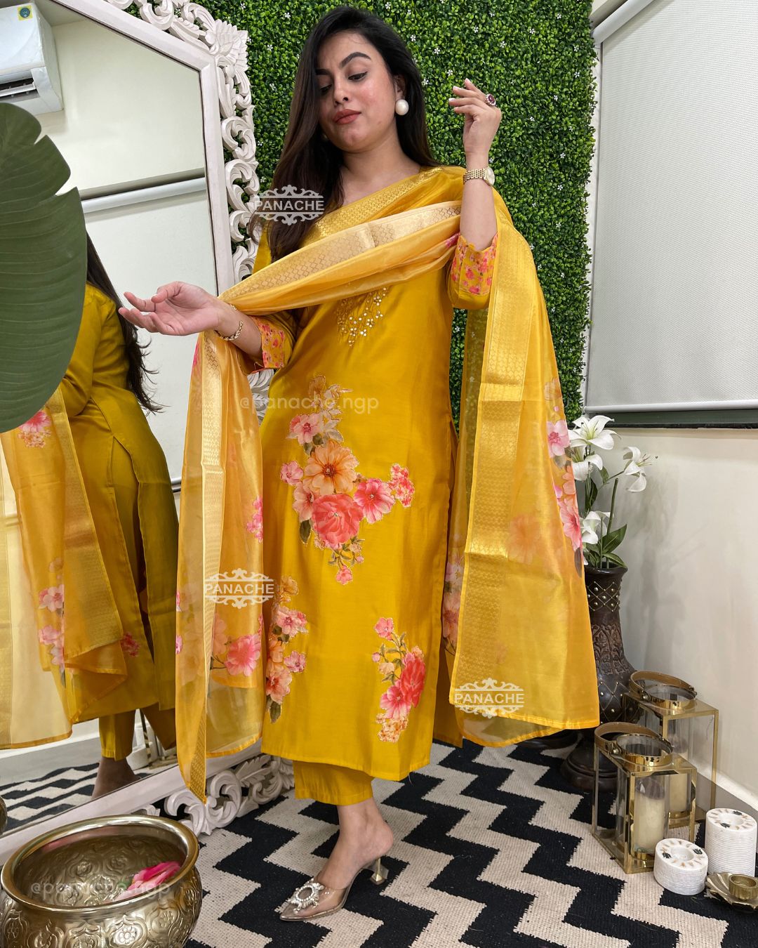 Appliqué yellow set