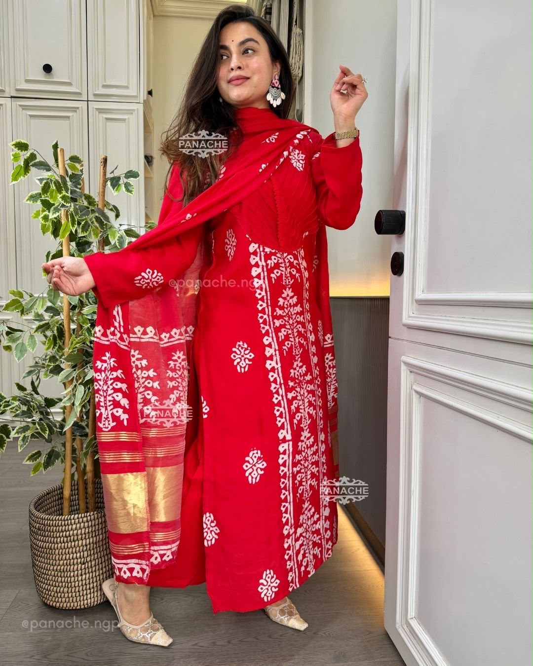 Sindoor Gajji baatiks with mirror earrings