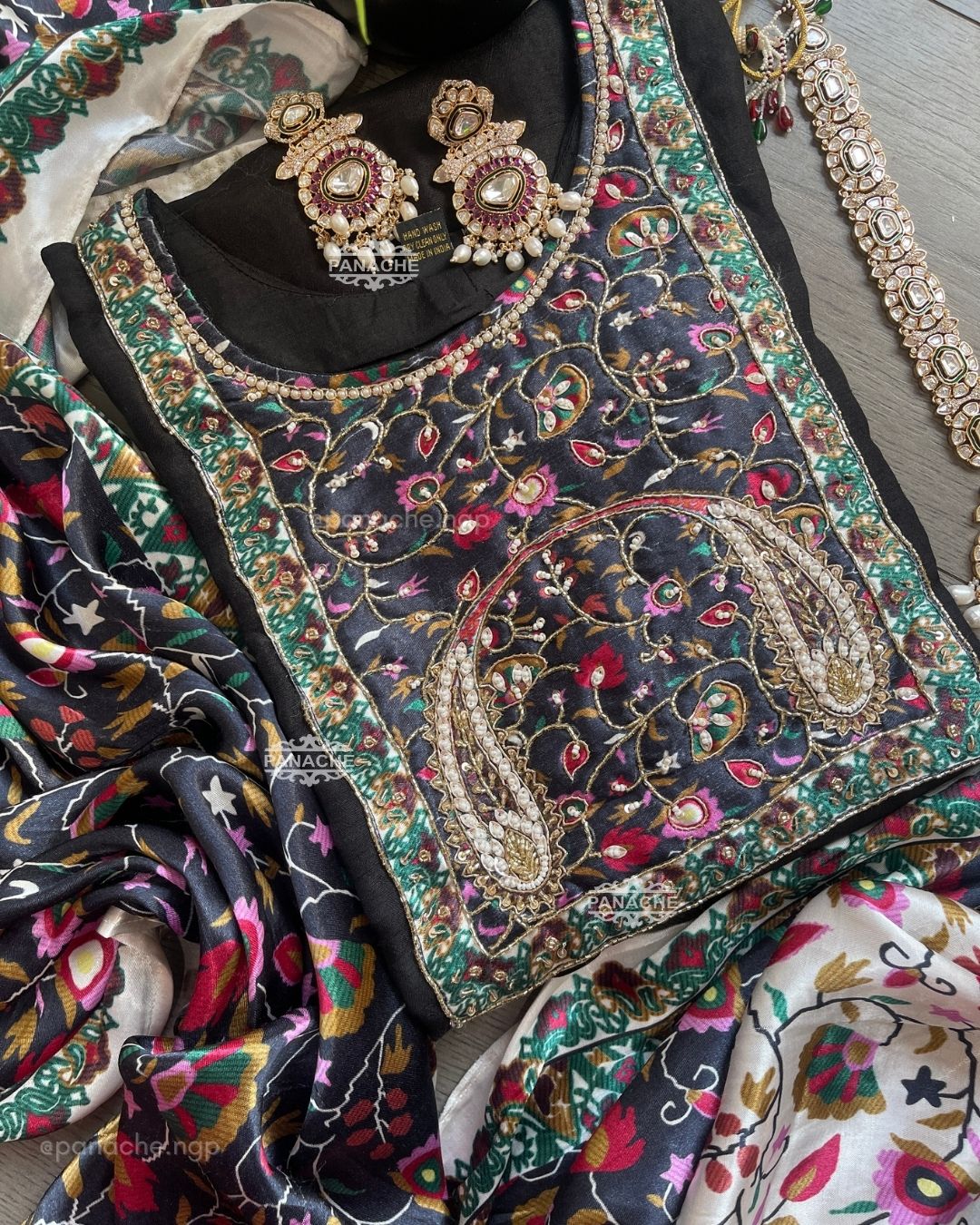Black gajji set