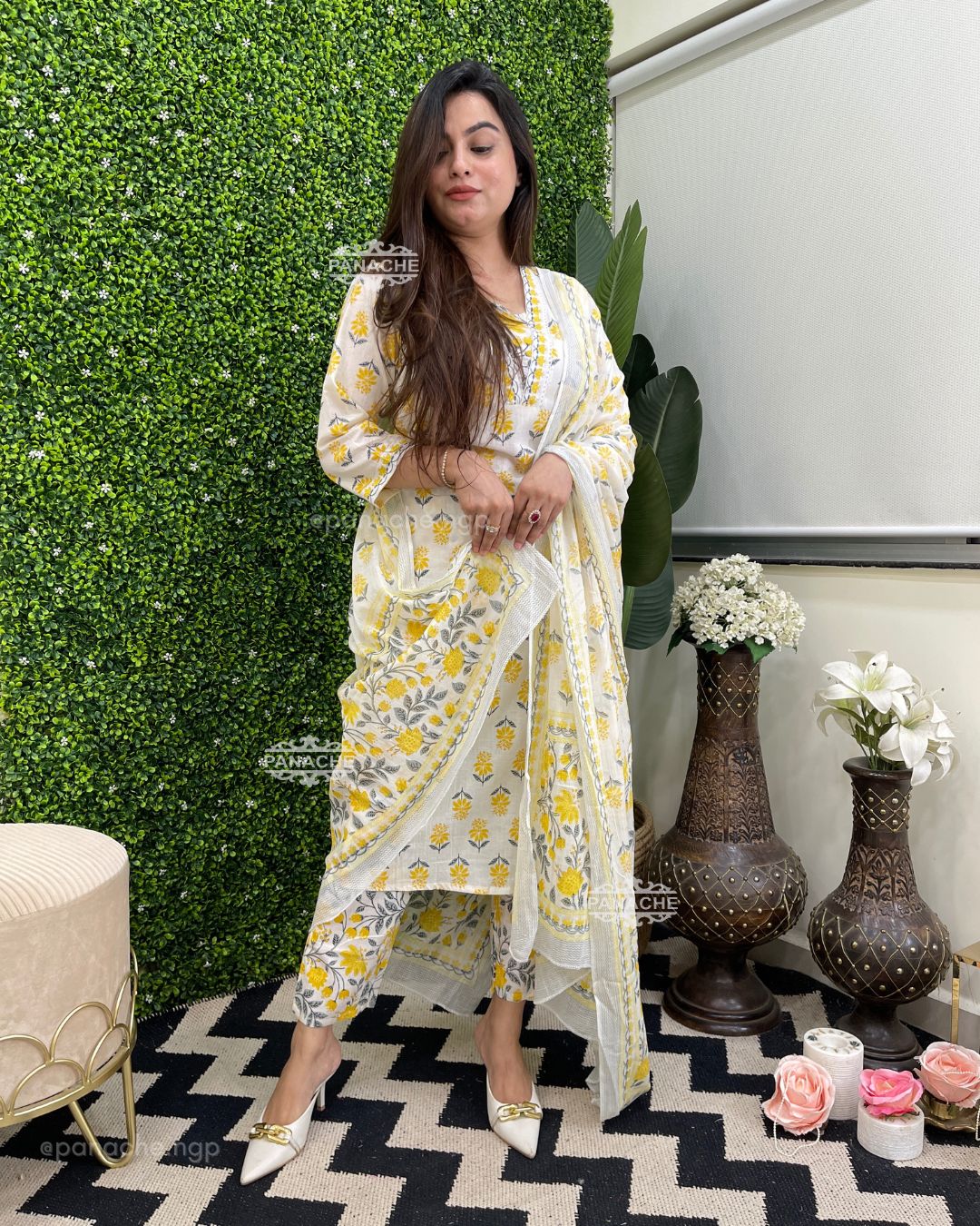 Budget Print on print yellow!