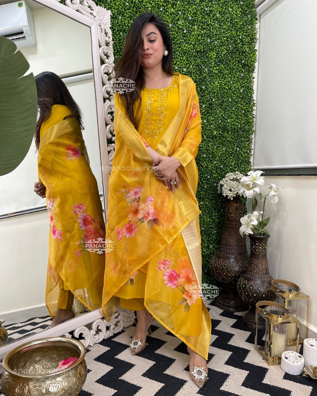 Appliqué yellow set