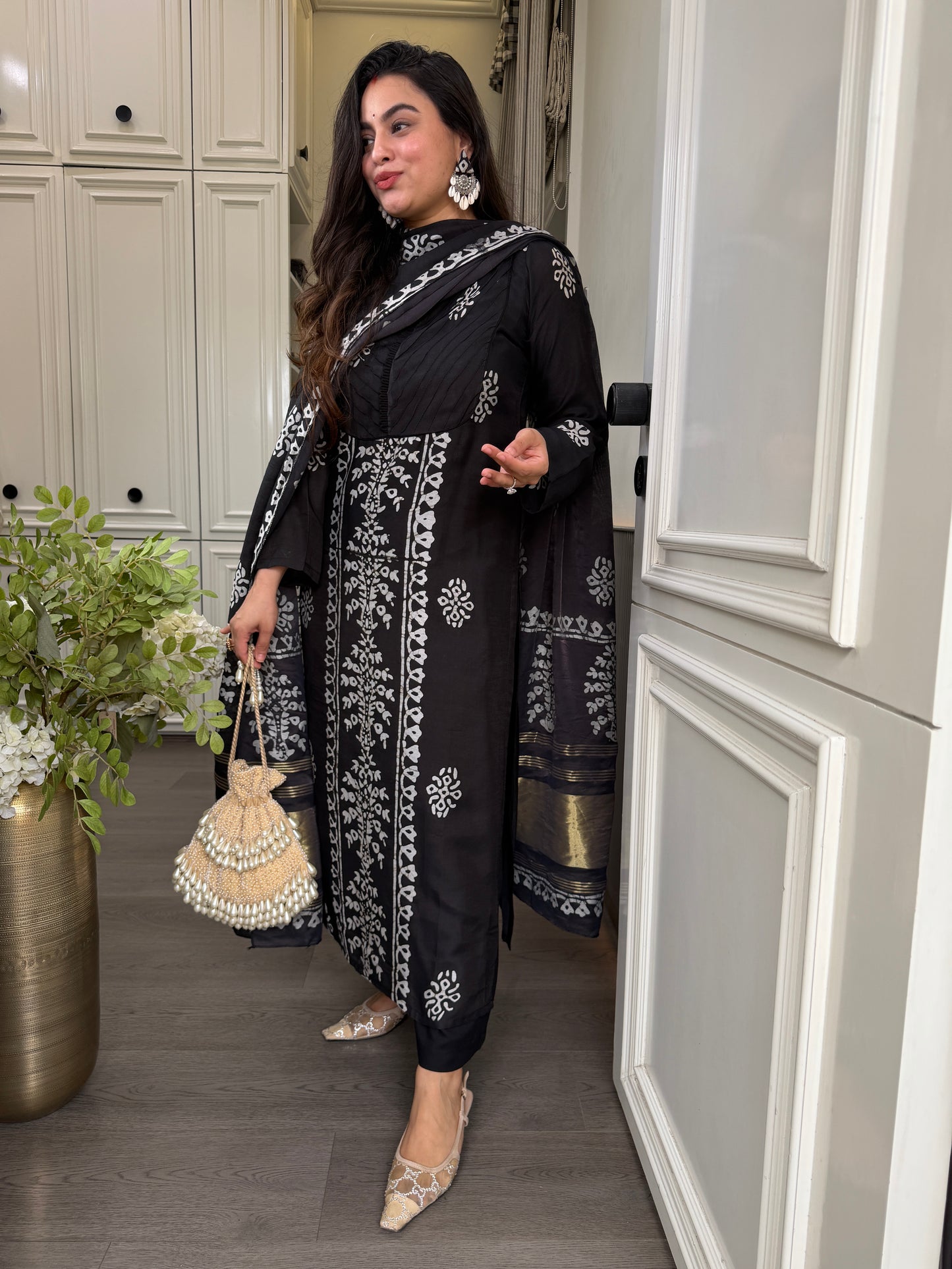 Black Gajji baatiks with mirror earrings
