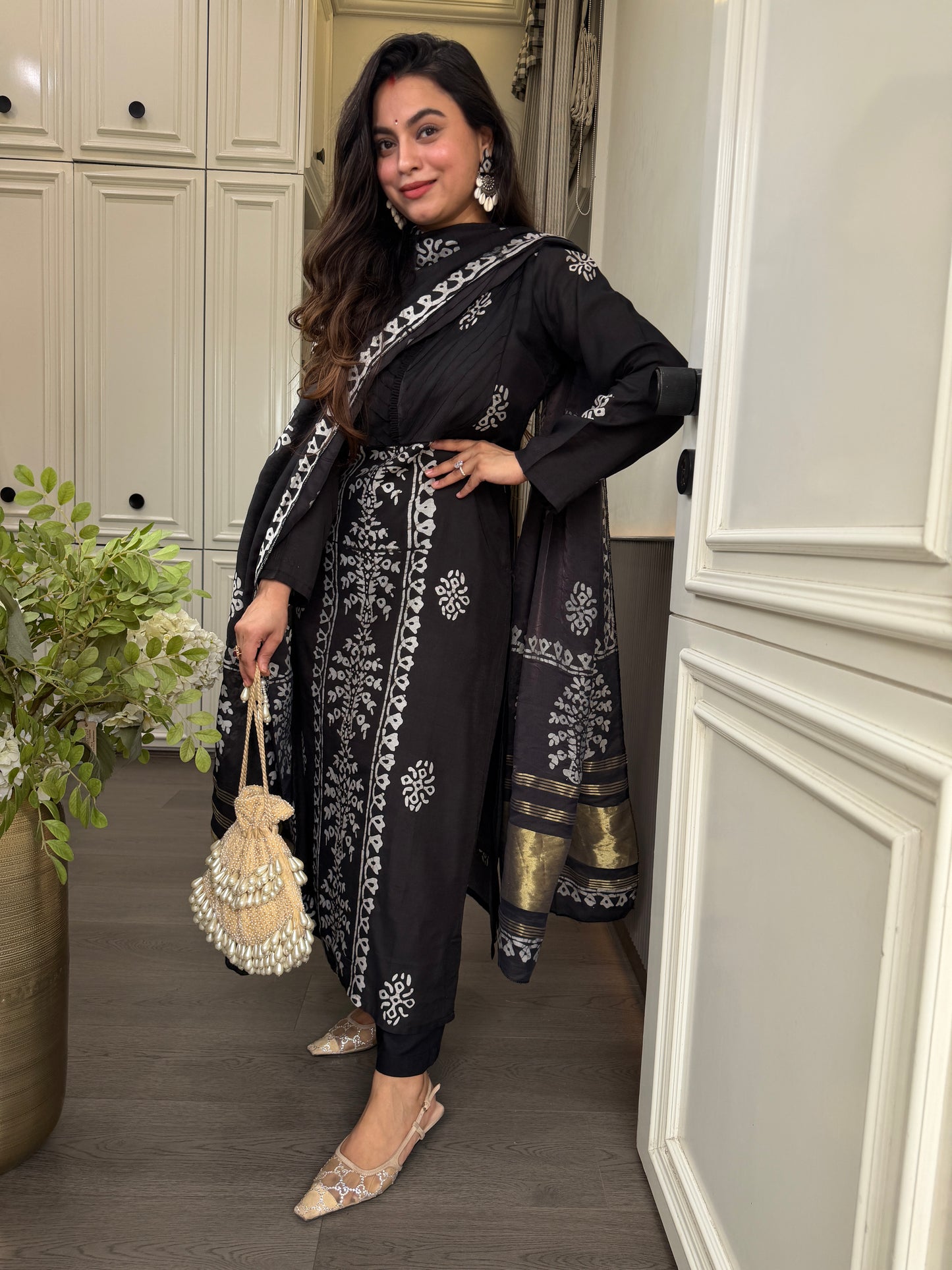 Black Gajji baatiks with mirror earrings