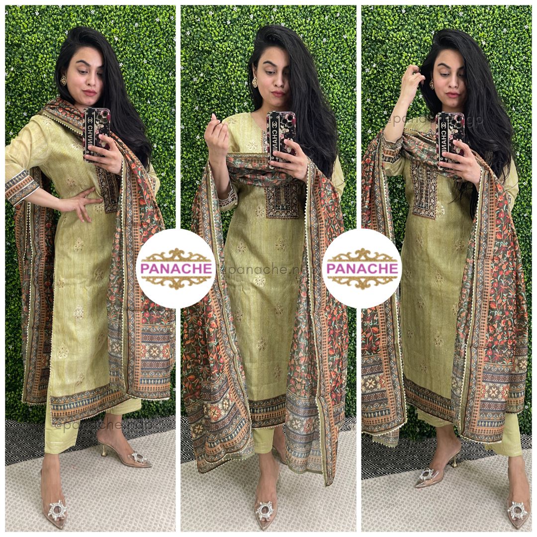 Silk sets with print on print effect